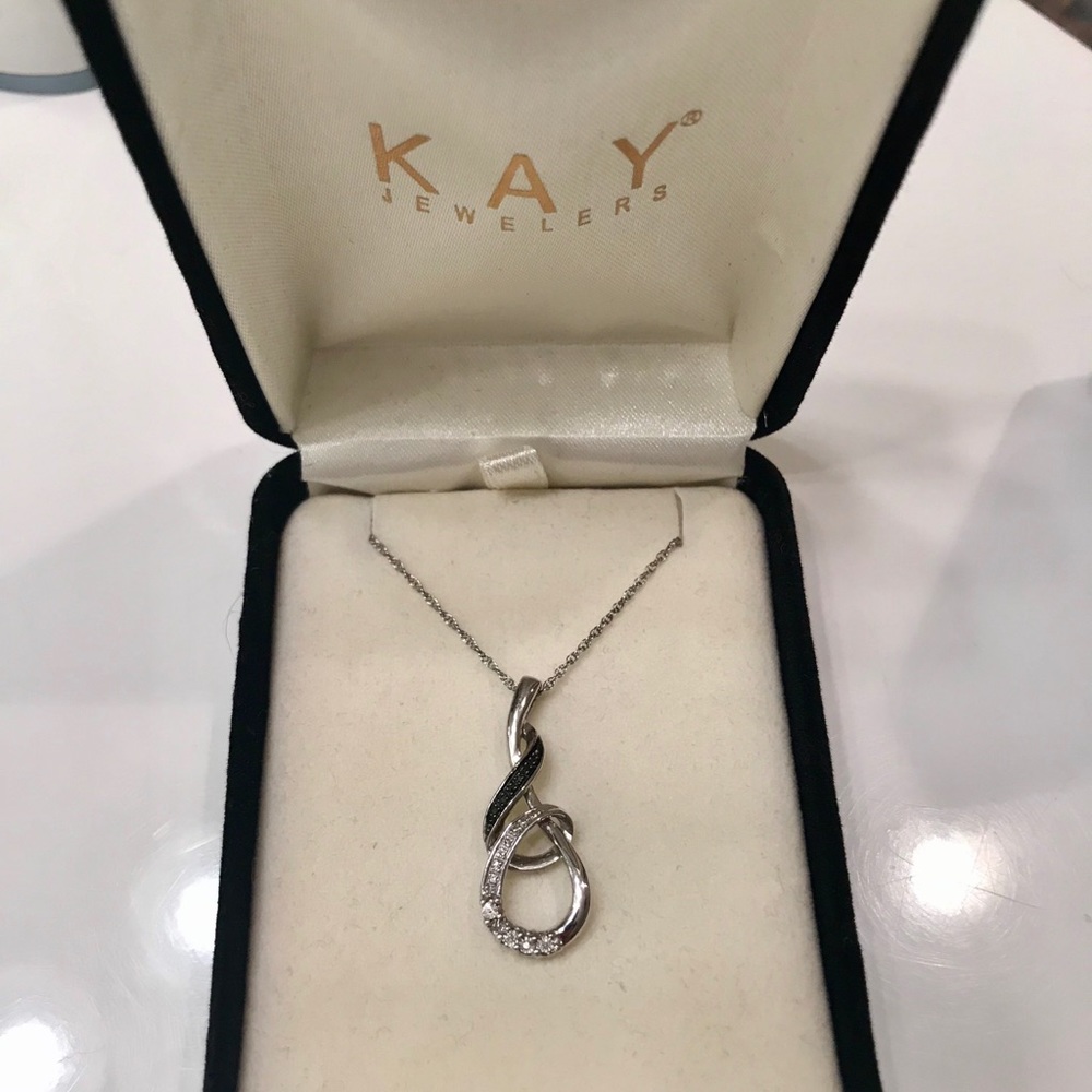 Kay Jeweler necklace